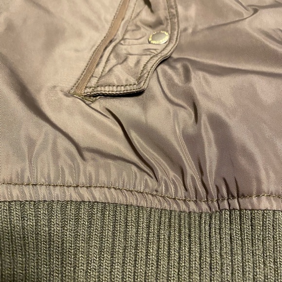 Army green bomber jacket. American Eagle size Medium. - Picture 2 of 5